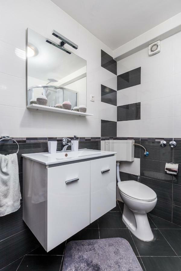 شقة Apartman Javor Otočac المظهر الخارجي الصورة